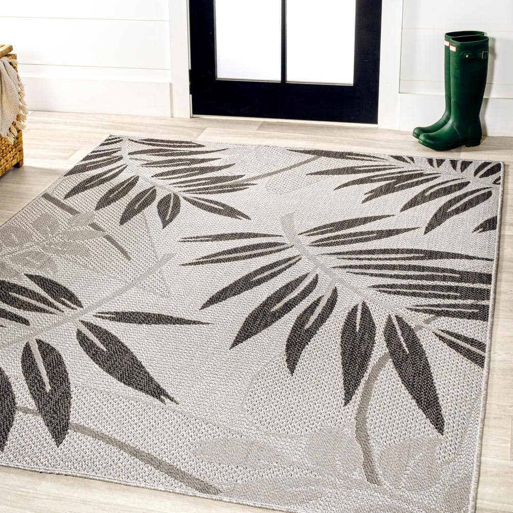Gray/Black Floral Synthetic Reversible Rectangular Area Rug 5x8 Feet