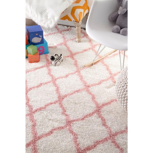 Nelda Trellis Shag Baby Pink 7 ft. x 9 ft. Area Rug