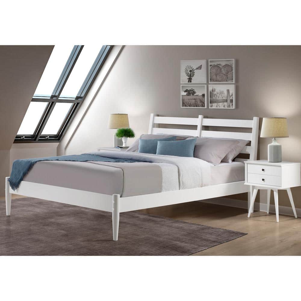 Elegant Pine Wood King-Size Bed with Slatted Headboard - White Finish