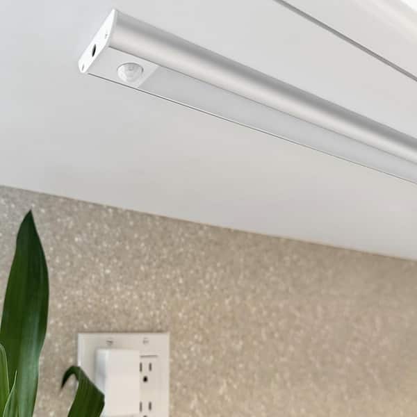 Maxxima 24 in. Plug-In Integrated LED Under Cabinet Light with