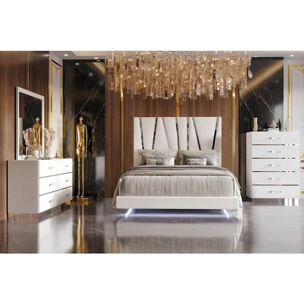 NEW CLASSIC HOME FURNISHINGS New Classic Furniture Europa 4-piece White Queen Wood Bedroom Set (Bed/Dresser/Mirror/Chest)