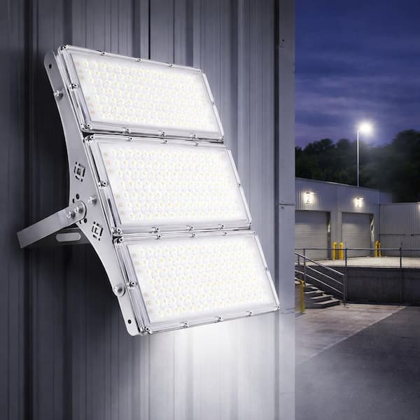 BeamBox 300-Watt Equivalent 24000 Lumen Daylight Silver Integrated