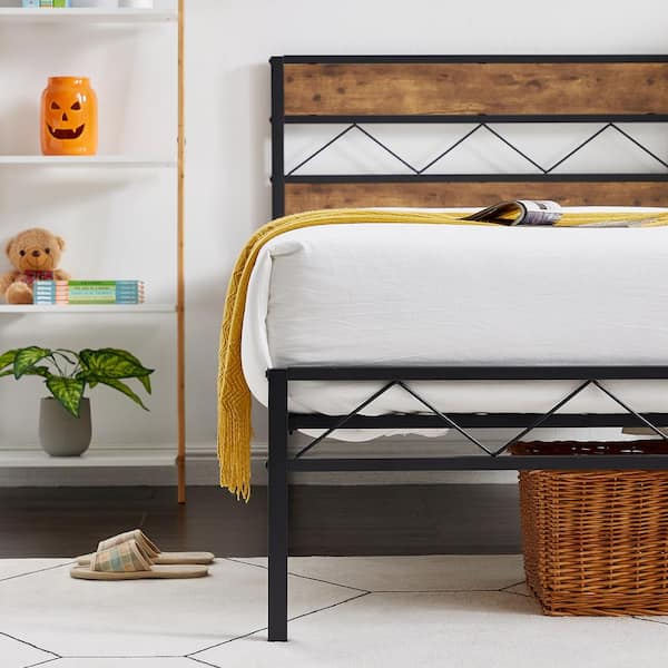 Platform Bed Frame Black Metal Frame, Twin Size Platform Bed with Rustic Vintage Wooden Headboard, 38.9 in. W