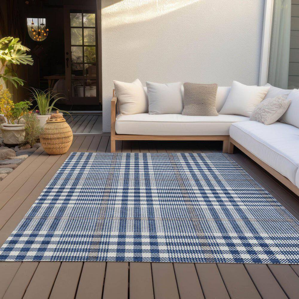 Navy Plaid Synthetic Washable Indoor/Outdoor Rug 2'6" x 3'10"