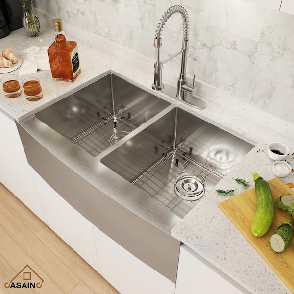 33 in. Farmhouse/Apron-Front Double Bowl 18 Gauge Brushed Stainless Steel Kitchen Sink with Bottom Grid and Strainer