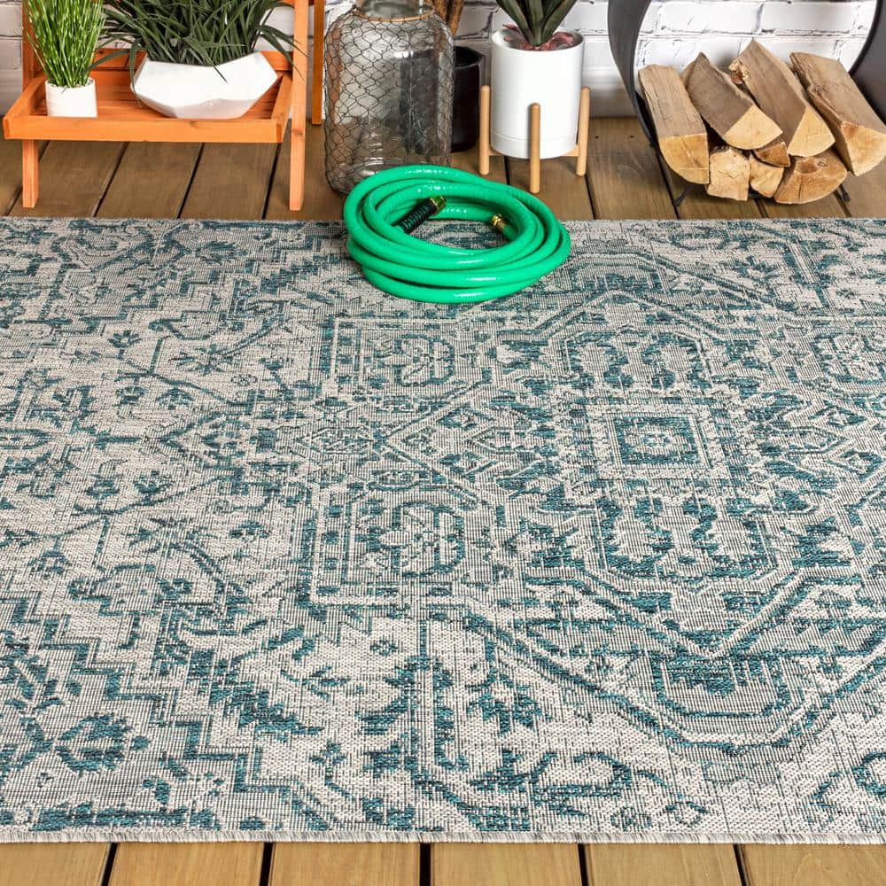 Estrella Teal and Gray Synthetic Medallion 8' x 10' Area Rug