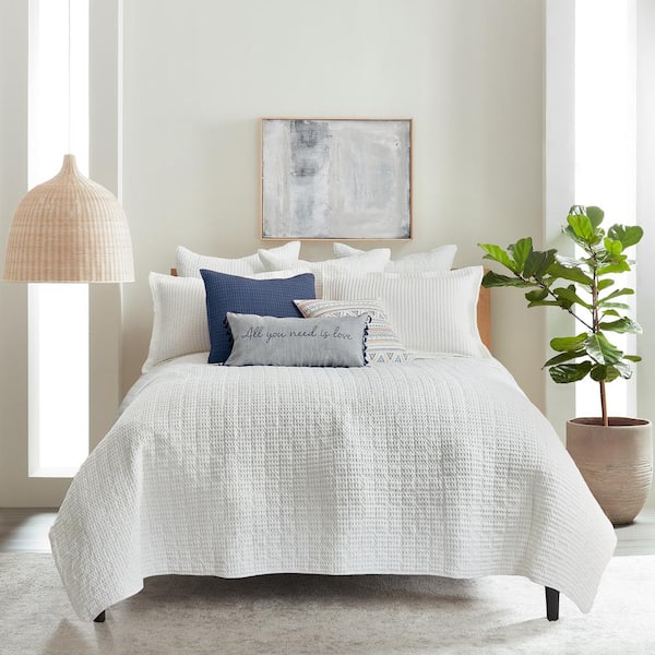 LEVTEX HOME Mills Waffle Bright White 3-Piece Solid Cotton Full/Queen Quilt Set