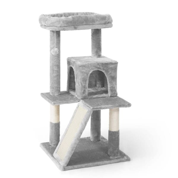 Short cat trees for large outlet cats