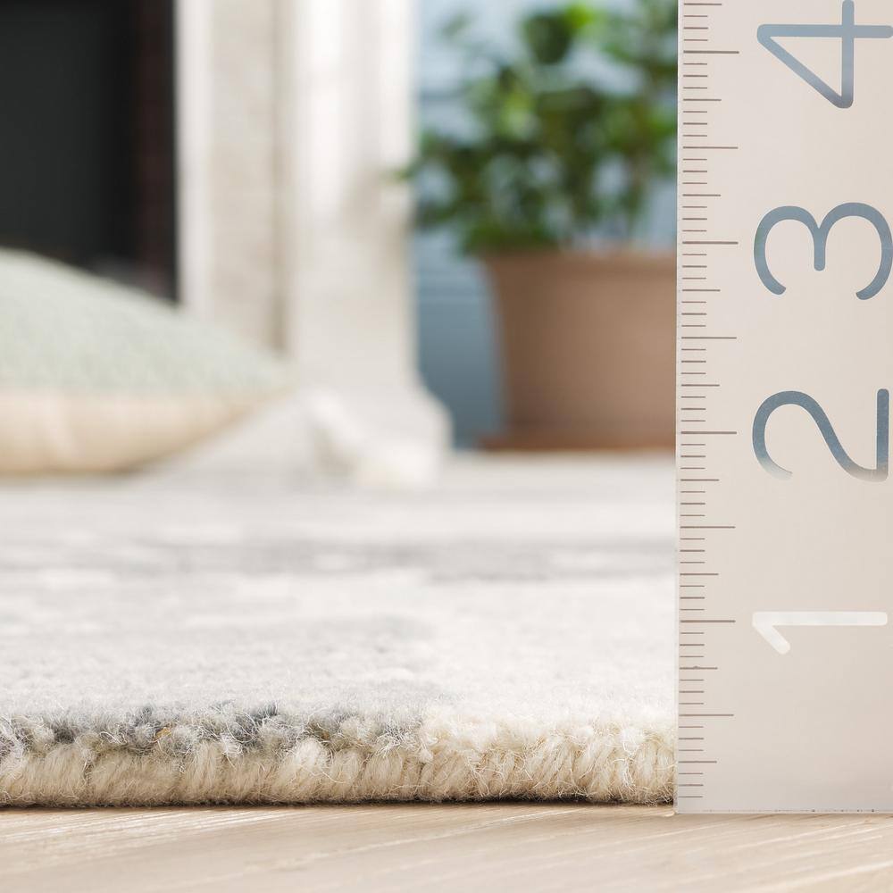 Ivory and Grey Floral Hand-Tufted Wool Area Rug, 8' x 10'