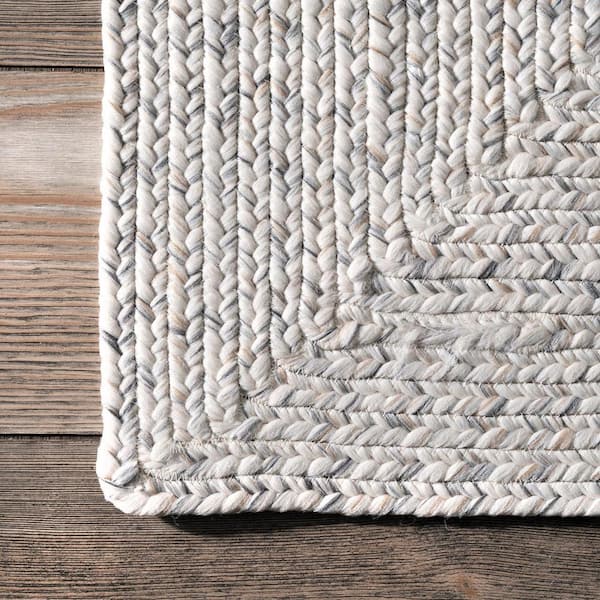 nuLOOM 8 x 10 Braided Ivory Indoor/Outdoor Stripe Coastal Area Rug in the  Rugs department at
