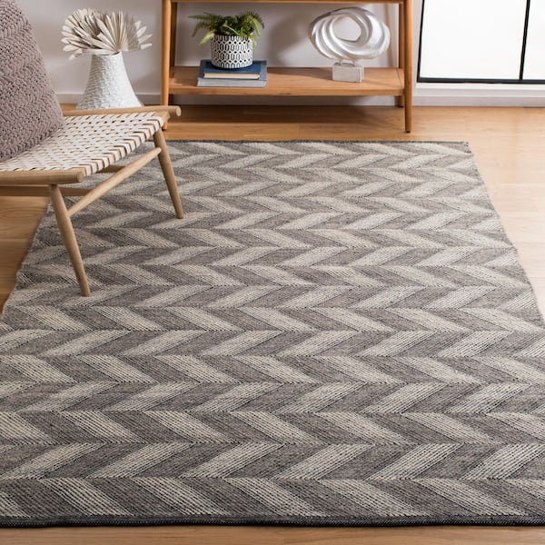 Herringbone Black/Ivory Handwoven Indoor/Outdoor Rug