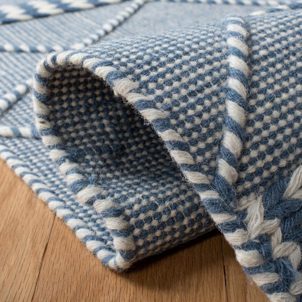 Casablanca Hand-Tufted Blue Wool Shag Rug 5' x 8'