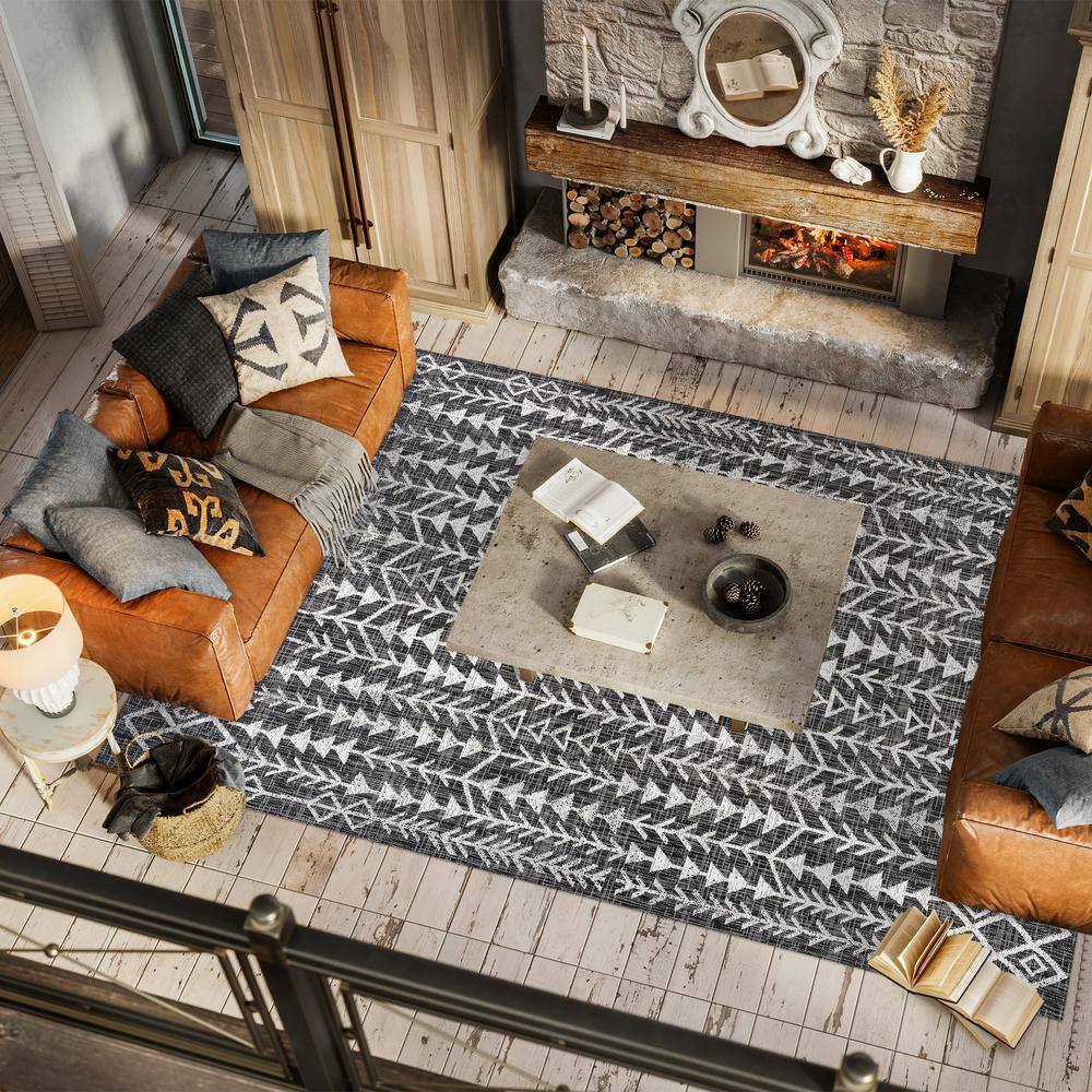 Black and Ivory Geometric Bohemian Indoor/Outdoor Rug