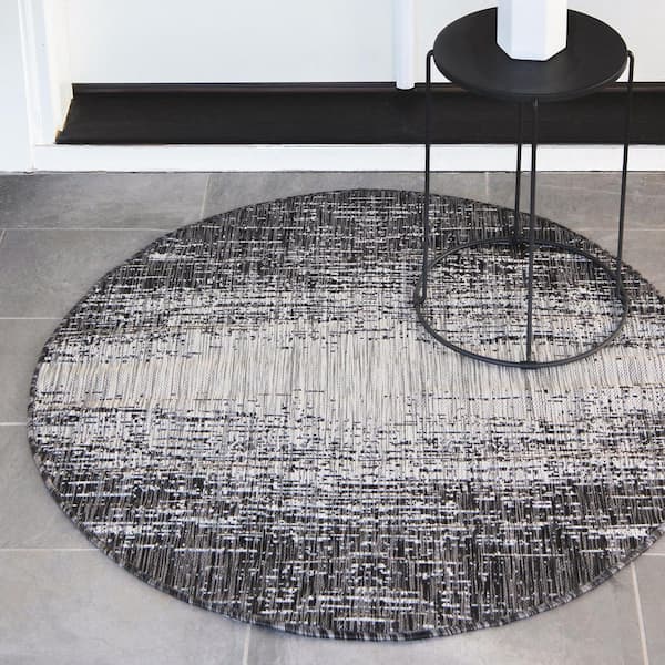 Gray Ombre Outdoor 4 ft. Round Area Rug