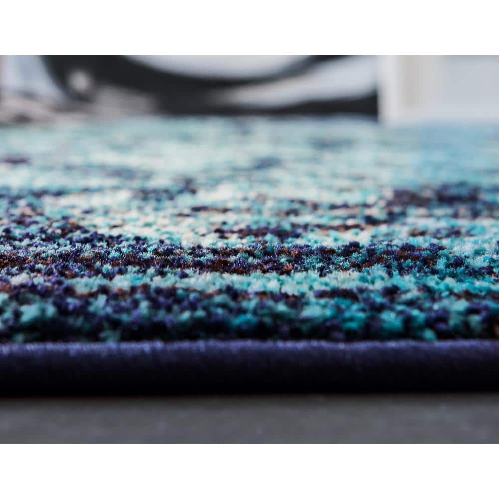 Fleur Intricate Pattern Navy to Light Blue Round Rug - 6'