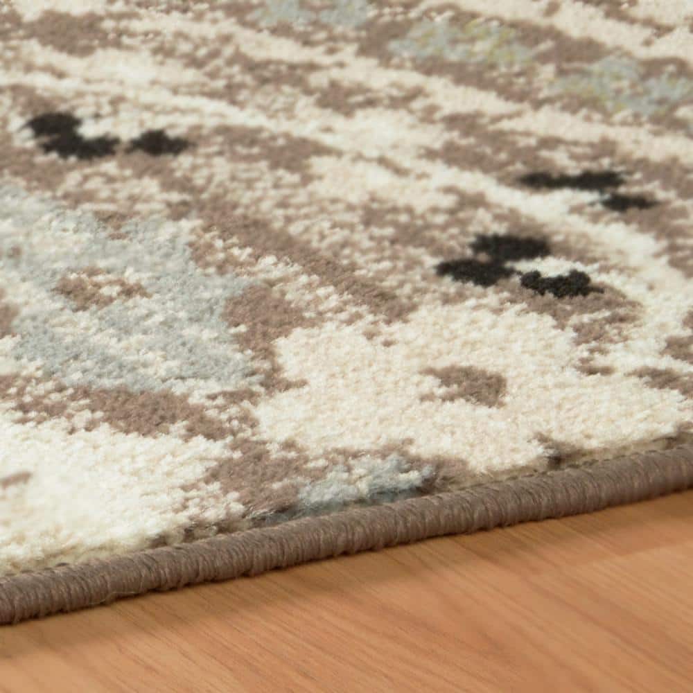 Elegant Light Blue Floral Synthetic Area Rug, 4' x 6'