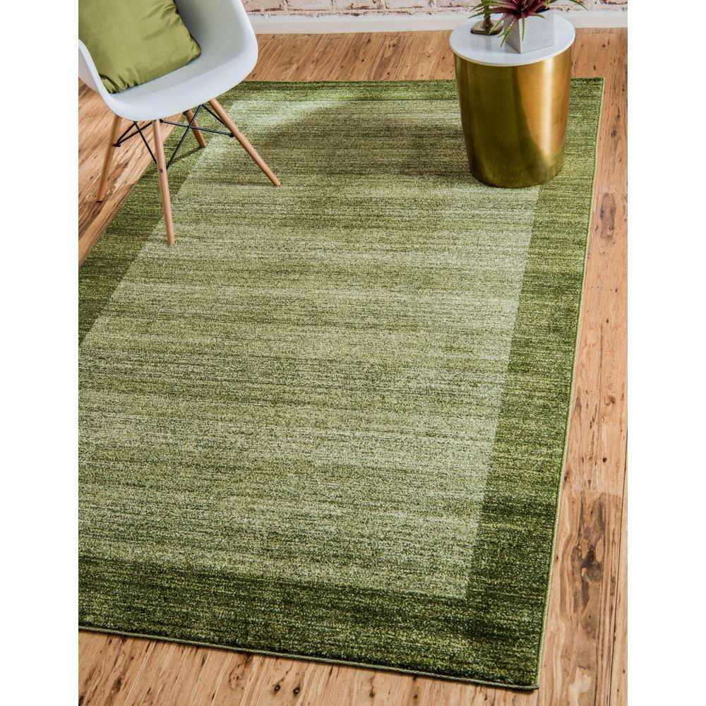 Easy-Care Tufted Synthetic 6' x 9' Rectangular Rug in Green