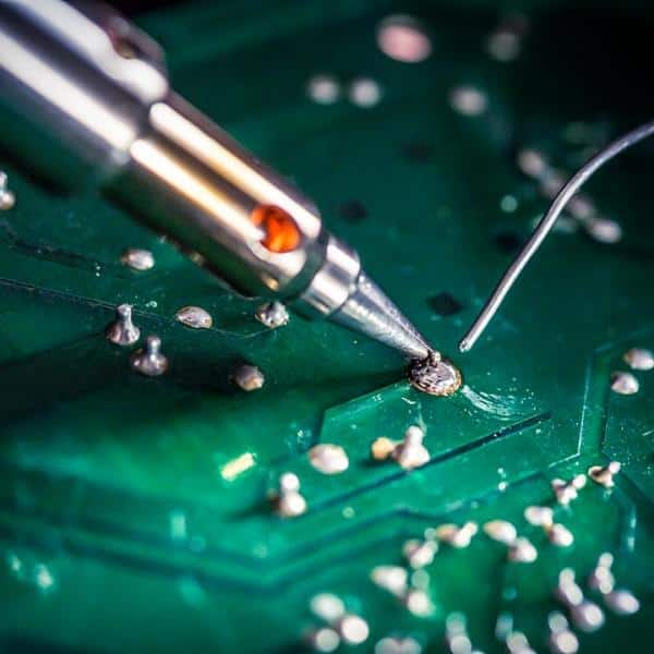 https://images.thdstatic.com/productImages/c222c687-17b7-4556-a35e-a484343c876a/svn/bernzomatic-soldering-irons-368600-c3_1000.jpg