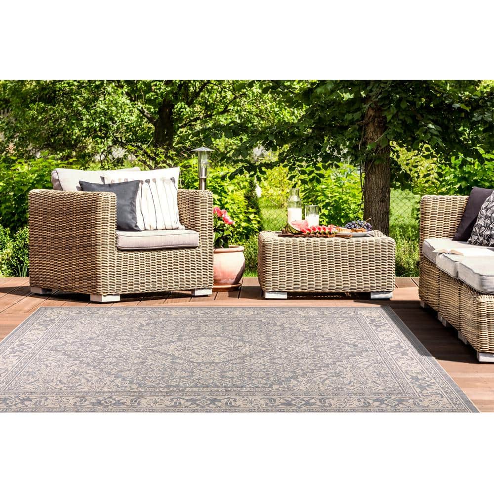 Blue/Gray Medallion 8' x 10' Easy-Care Synthetic Area Rug