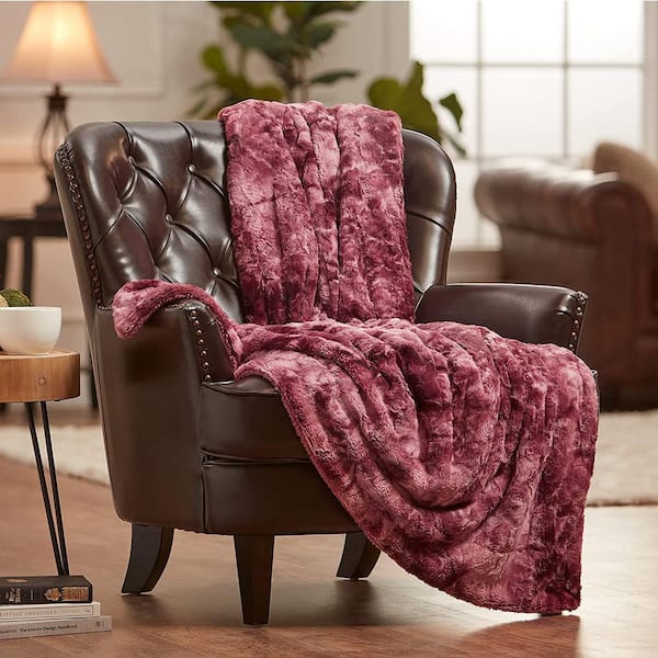 CHANASYA Wolf Dark Rose Polyester Throw Blanket with Reversible Sherpa Shearling - 60 in. x 70 in.