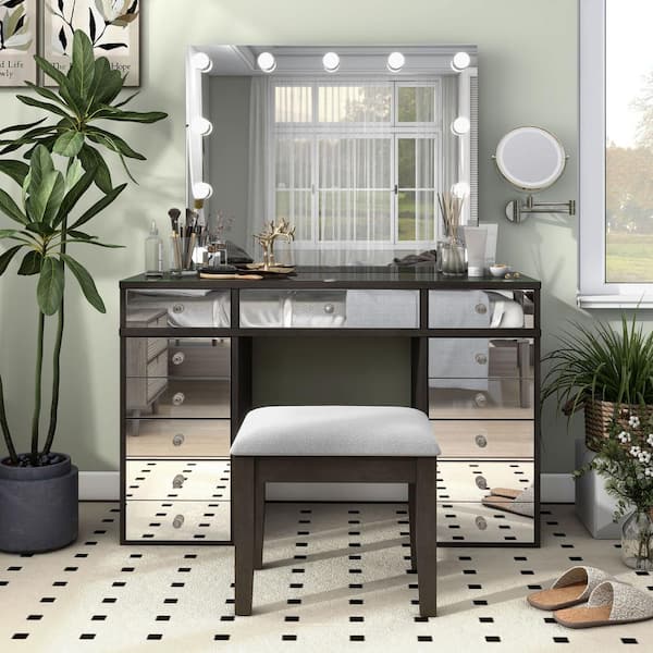 Furniture of America Dougou 3-Piece Gray Makeup Vanity Set with Mirrored panels, Lights, and Power Ports