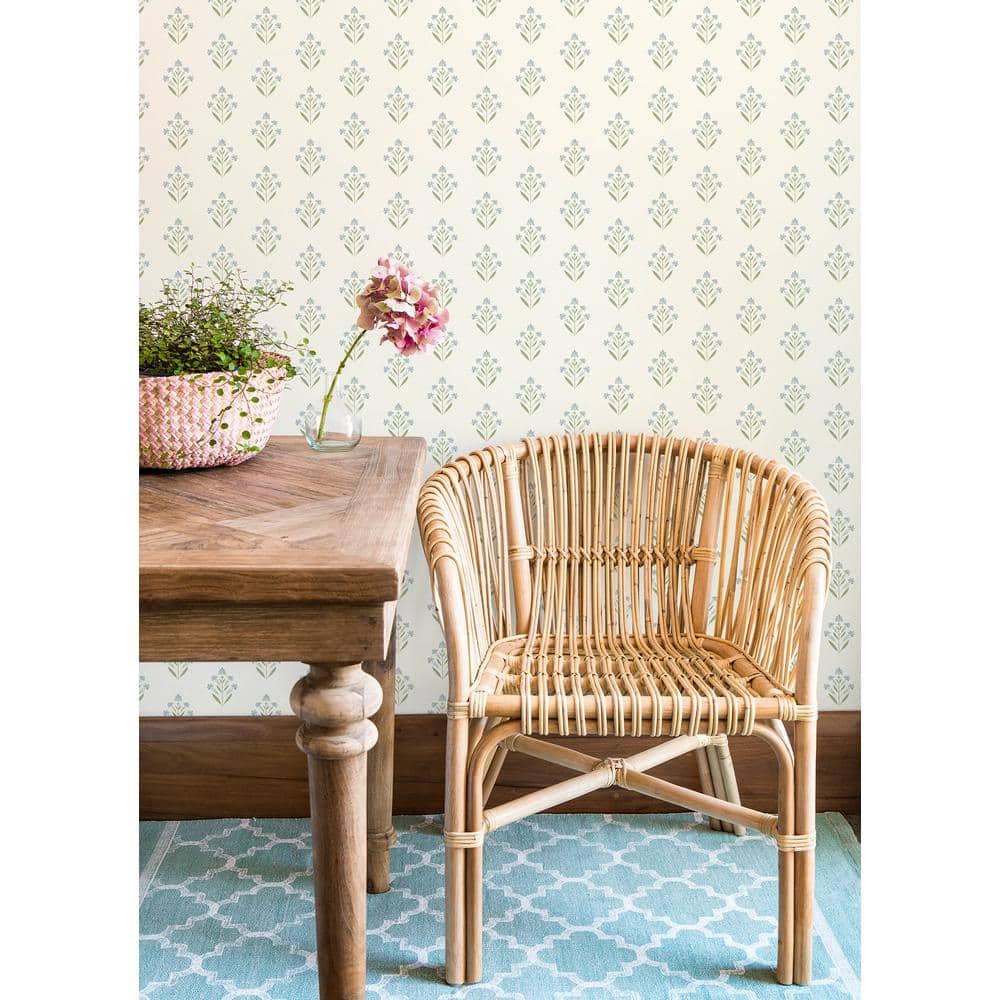Kova Aquamarine and White Floral Crest Wallpaper