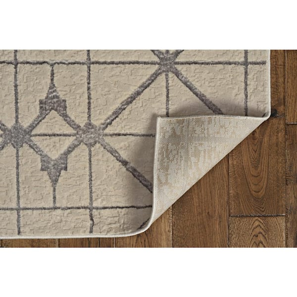 ミルキー✕10 Keenly 8 x 10 Cream/Blue Indoor Medallion Area Rug - AptDeco