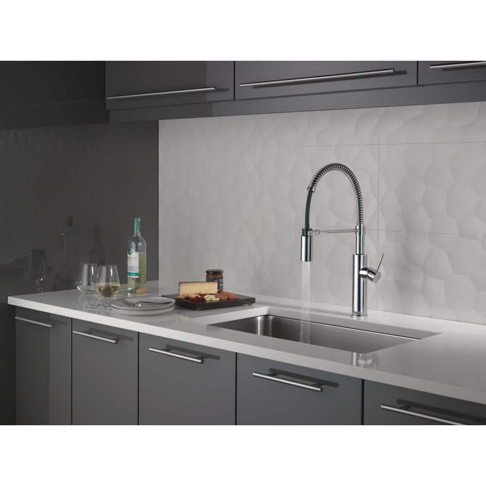 Chrome Pull-Down Sprayer Kitchen Faucet with 20-inch Hose