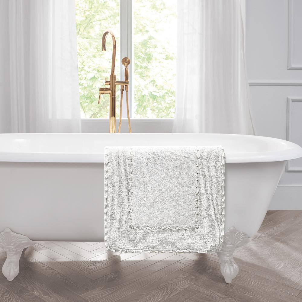 White Cotton Ruffled Border Bathroom Rug 20" x 34"