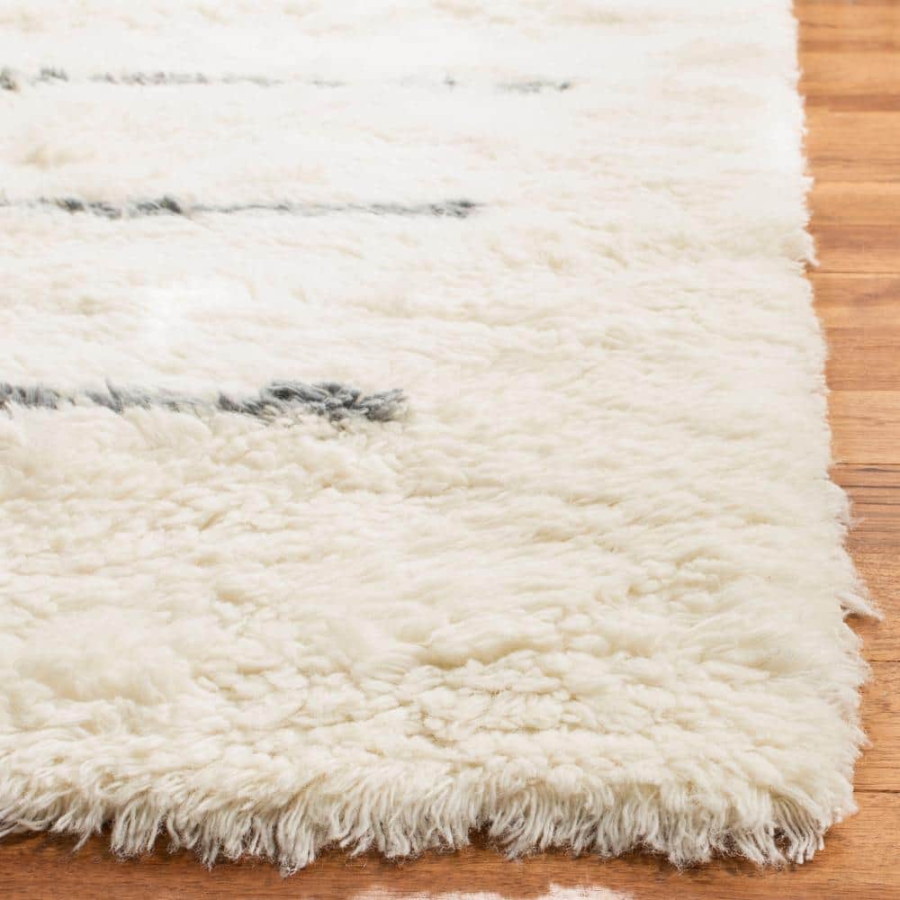 Kenya Collection 7' Hand-Knotted Gray Wool Square Area Rug