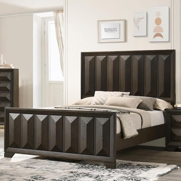 Furniture of America Pinnete Brown Wood Frame Queen Panel Bed with Vertical Faceted Panel Headboard and Footboard