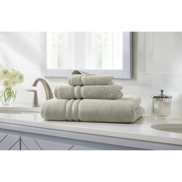 https://images.thdstatic.com/productImages/c2d3e7f4-e5ba-4210-8b74-c362ea0edae0/svn/willow-green-home-decorators-collection-bath-towels-0615bshmoss-40_600.jpg