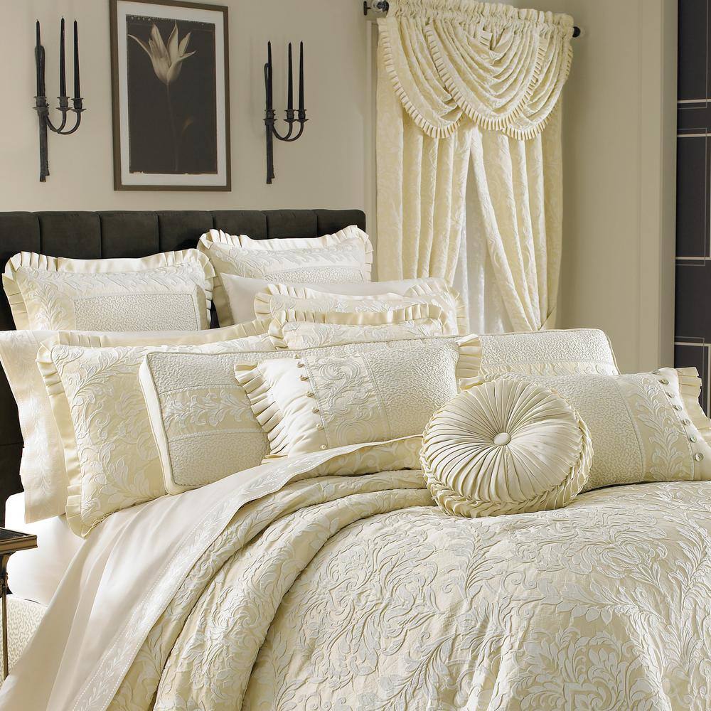 Ivory Damask Queen Comforter Set with Pleated Shams