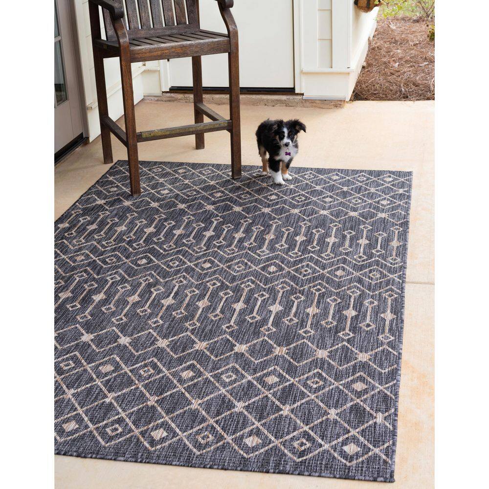 Charcoal Gray Trellis Synthetic 8' x 11'4" Outdoor Rug