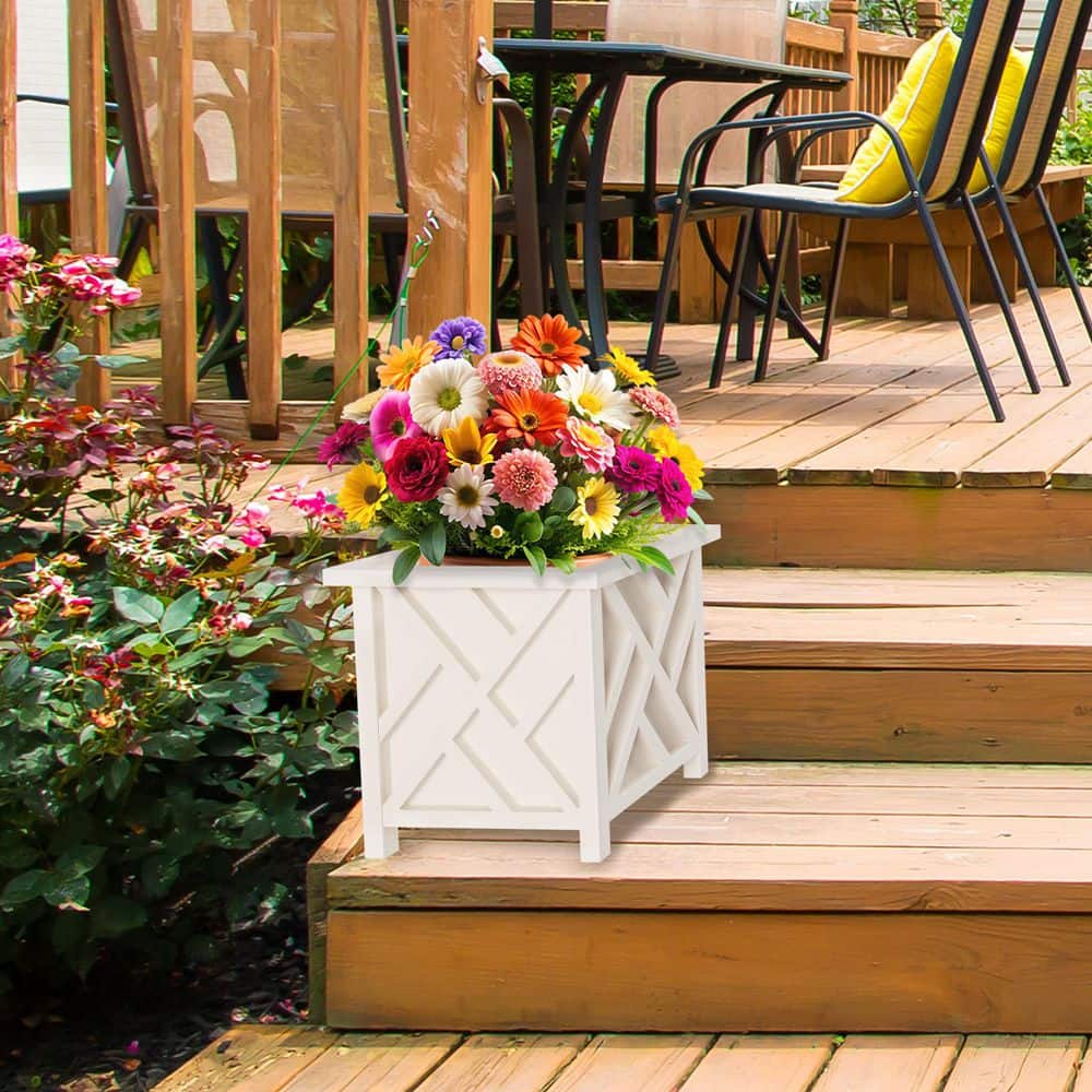 White Polypropylene 15.5-Inch Lattice Design Outdoor Planter Box