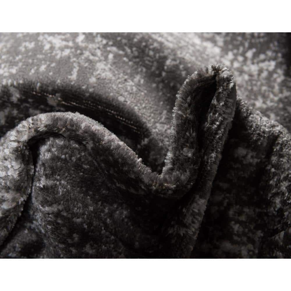 Casino Sofia Dark Grey 2'2" x 3'1" Reversible Synthetic Rug