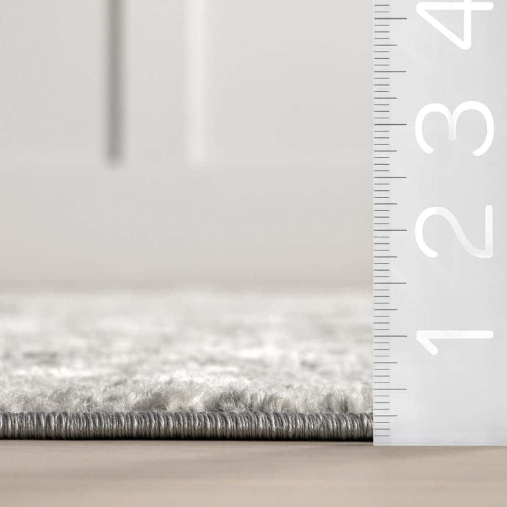 Deedra Modern Abstract Gray 32" Non-Slip Area Rug