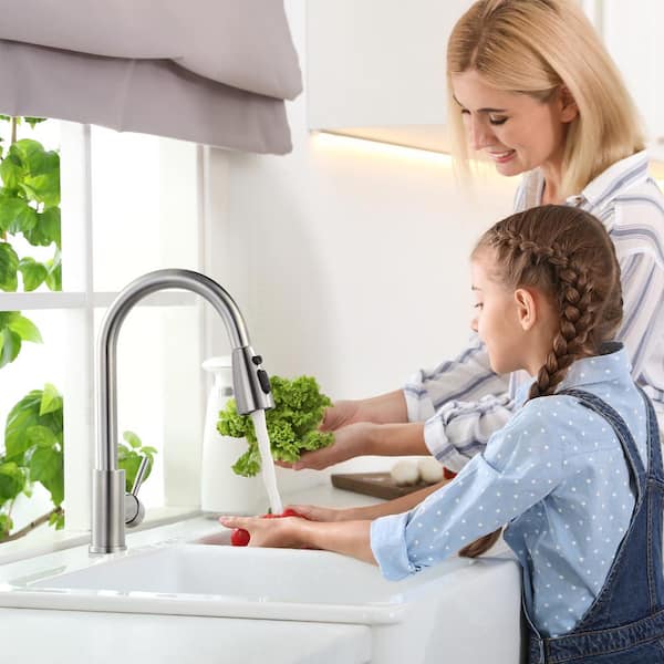 Single-Handle Pull-Down Sprayer Kitchen Faucet with Stream and PowerSpray Mode in Brushed Nickel