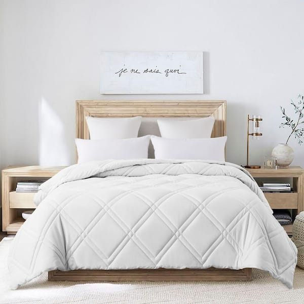 Double Diamond All Season White King Down Alternative Comforter
