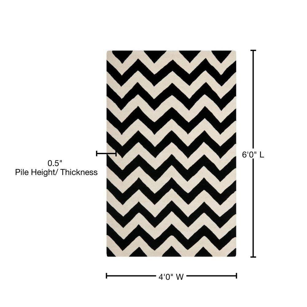Ivory and Black Hand-Tufted Wool 4' x 6' Rug