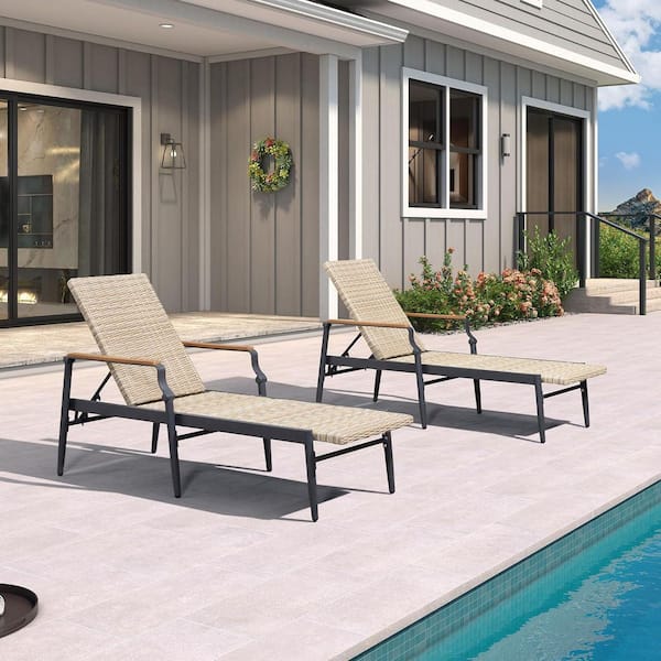 Outdoor Lounge Chaise Patio Pool Lounger Wicker Chairs with Wooden Armrest for Pool Backyard Garden, Beige