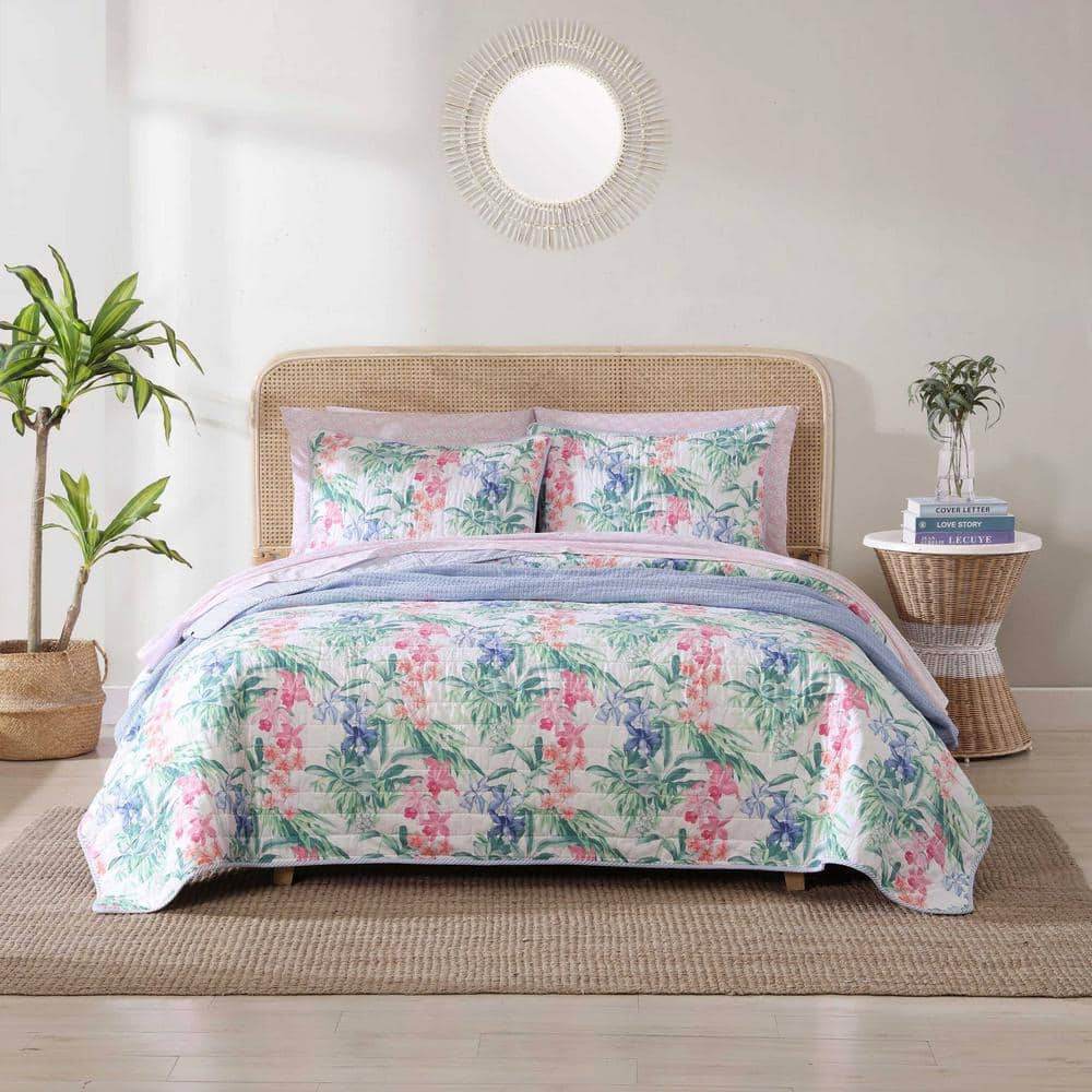 Twin Blue Cotton Reversible Quilt Set with Botanical Pattern