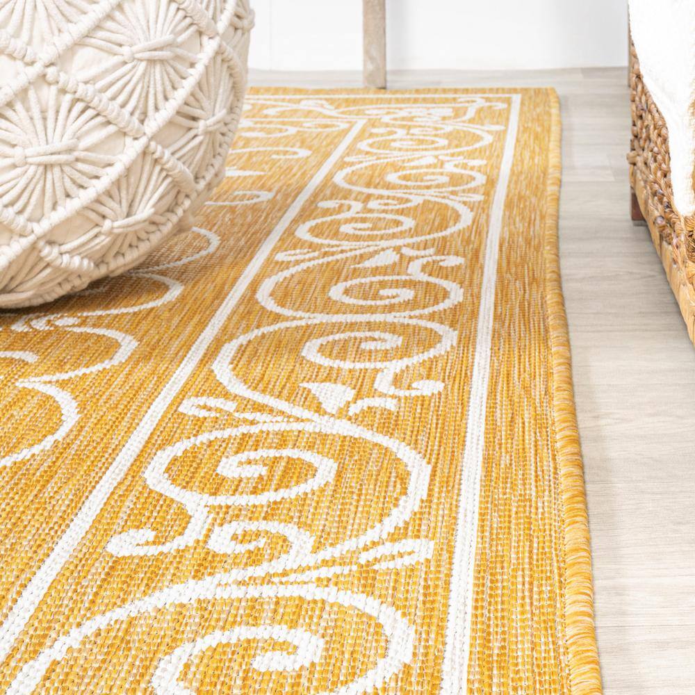 Charleston Yellow and Cream Synthetic 8' x 10' Area Rug