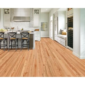 American Originals Natural Red Oak 0.38 in. T x 5 in. W Traditional Engineered Hardwood Flooring (22 sq. ft./ctn)