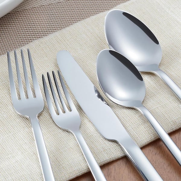 https://images.thdstatic.com/productImages/c36cdcdd-3e47-4f56-b6f0-849b97c0b25e/svn/stainless-steel-home-decorators-collection-flatware-sets-ks6612-20p-40_600.jpg