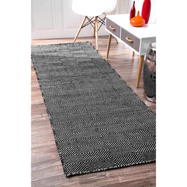 Agoja Contemporary Diamonds Black 2 ft. 6 in. x 6 ft. Runner Rug