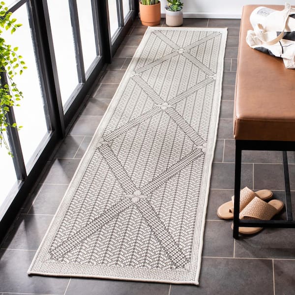 Bermuda Cream/Gray 2 ft. x 6 ft. Oversized Diamond Indoor/Outdoor Runner Rug