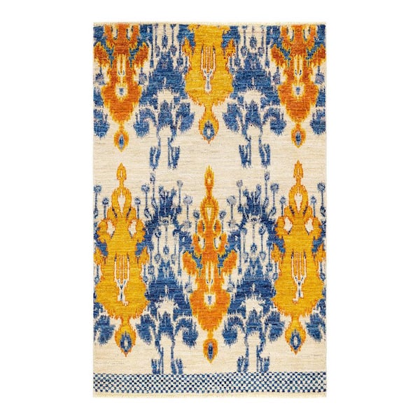 Solo Rugs Modern One of a Kind Contemporary Ivory 4 ft. 0 in. x 6 ft. 1 in. Ikat Area Rug
