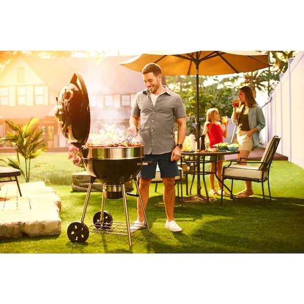 NAPOLEON 22 in. PRO22 Kettle Charcoal Grill in Black PRO22K-LEG-3