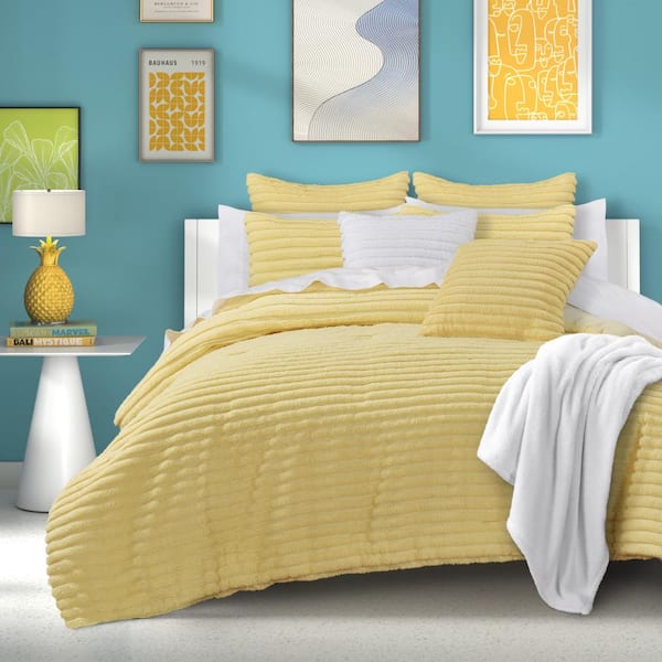 J QUEEN NEW YORK INC Darcy Yellow Polyester Full/Queen 3Pc. Comforter Set